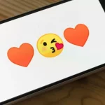 meaning of emojis and emoticons from a girl and how to reply